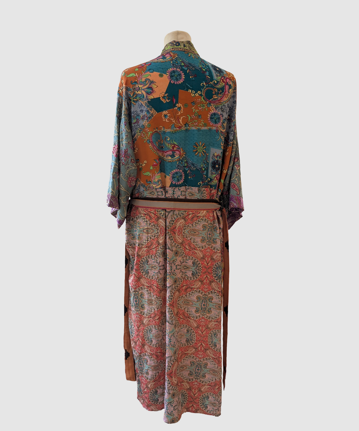 Lang silke kimono håndlavet i Indien - Gemma