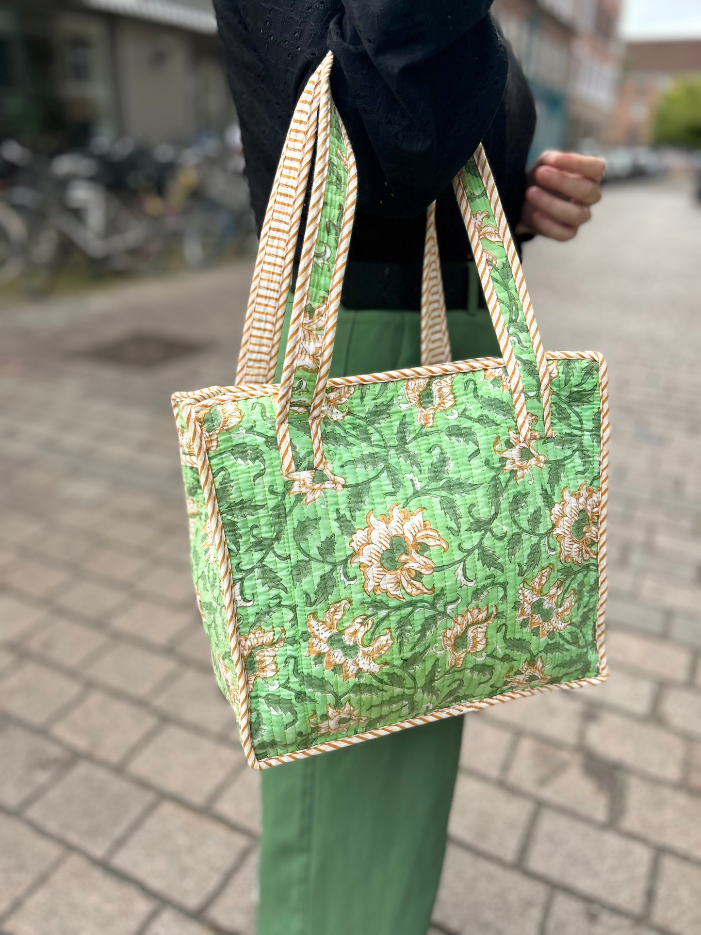 Lille totebag - blomstret