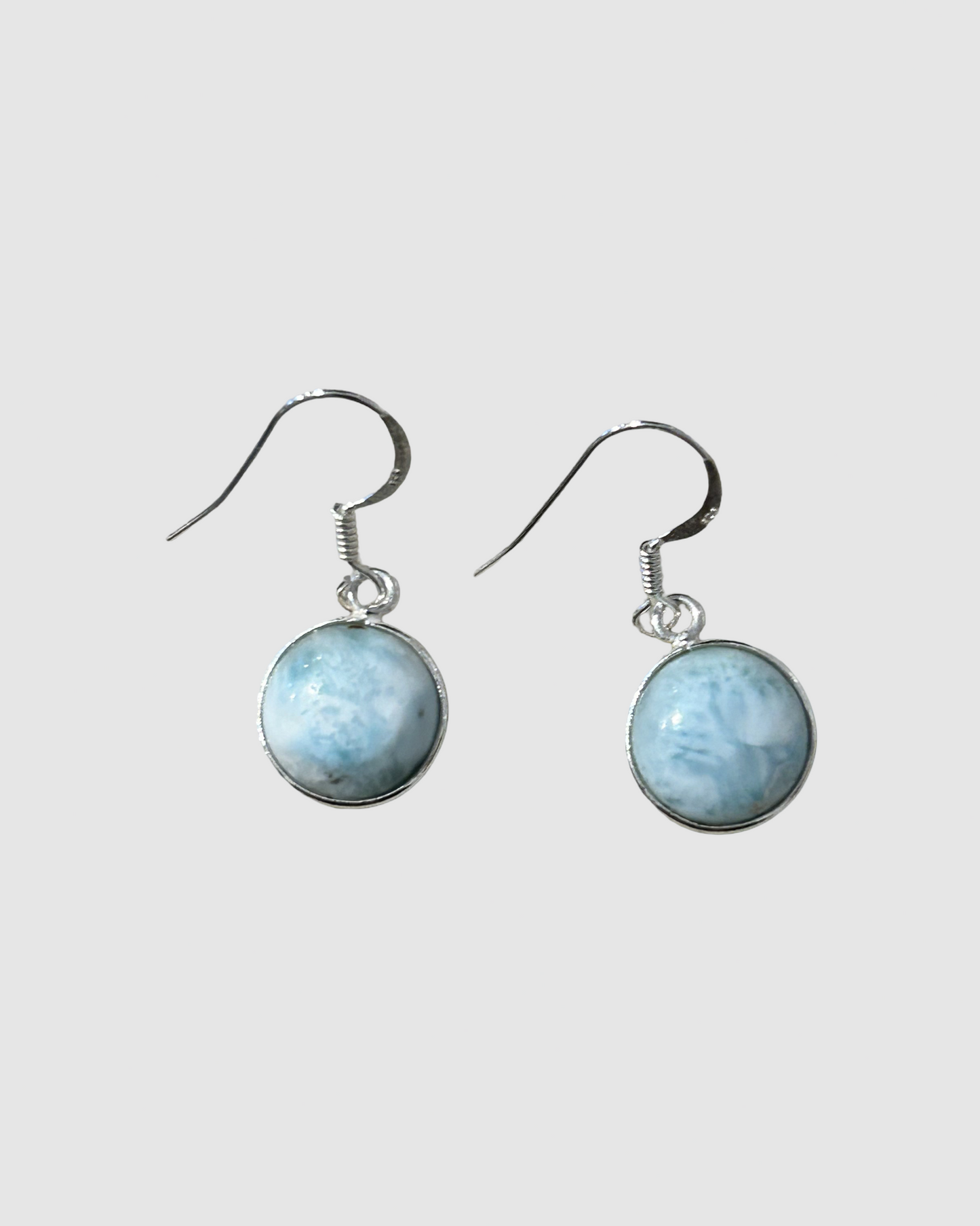 Håndlavet sølv øreringe med 1 naturlig ædelsten