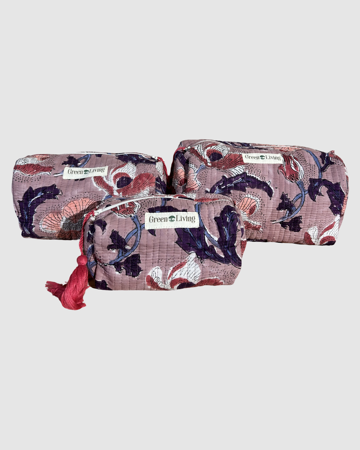 Lilla/vinrød blomstret toilettaske i bomuld med håndtrykt blokprint, fire rum og lynlås – håndlavet på socialøkonomisk værksted i Kashmir