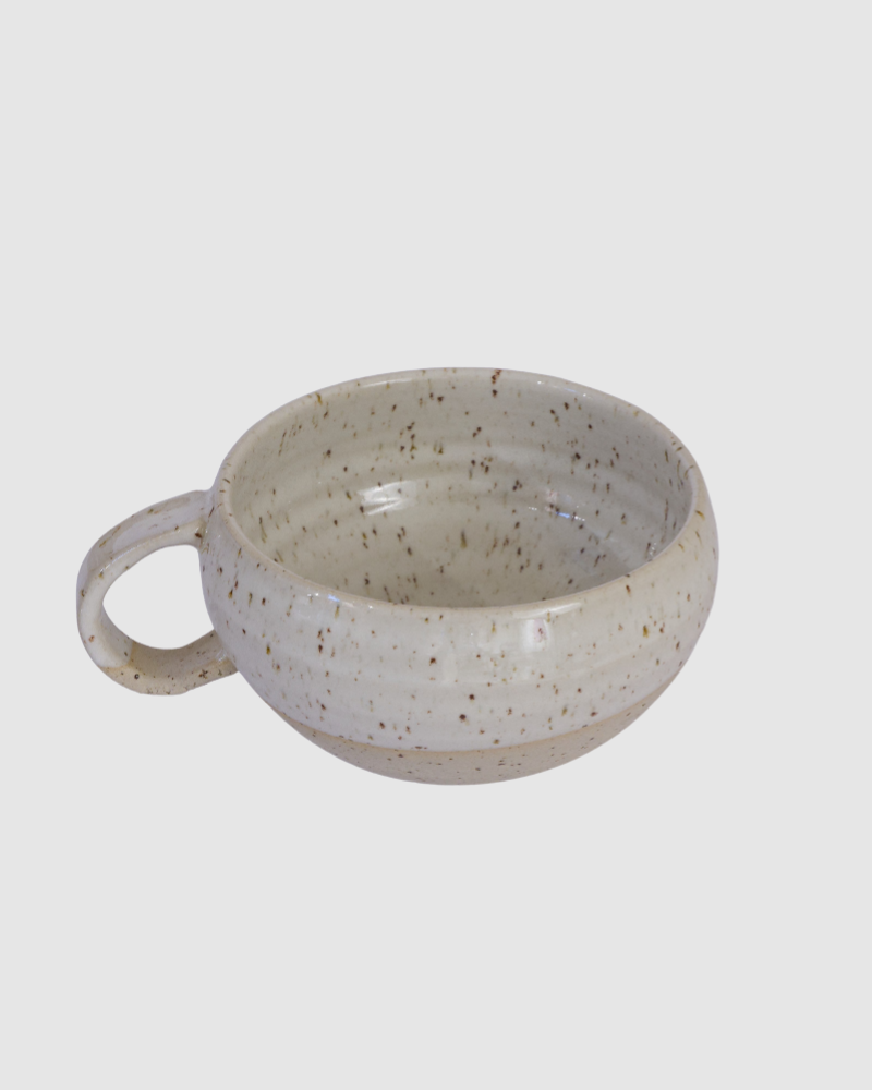 Hånddrejet te kop - hvid glaseret