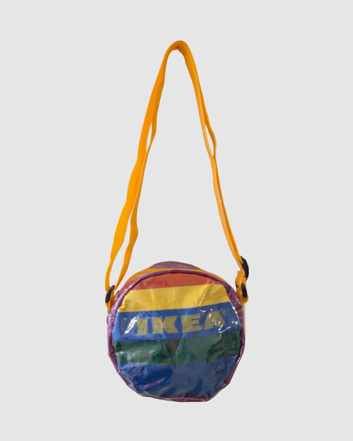 Lille rund taske af upcycled emballage