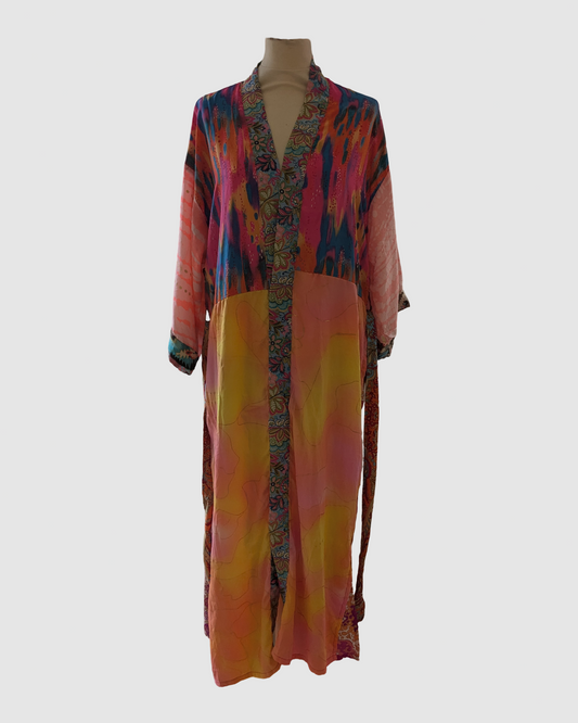 Håndlavet lang silke kimono i gul, pink og blå – fair trade og bæredygtig slow fashion fra Kashmir, Green Living