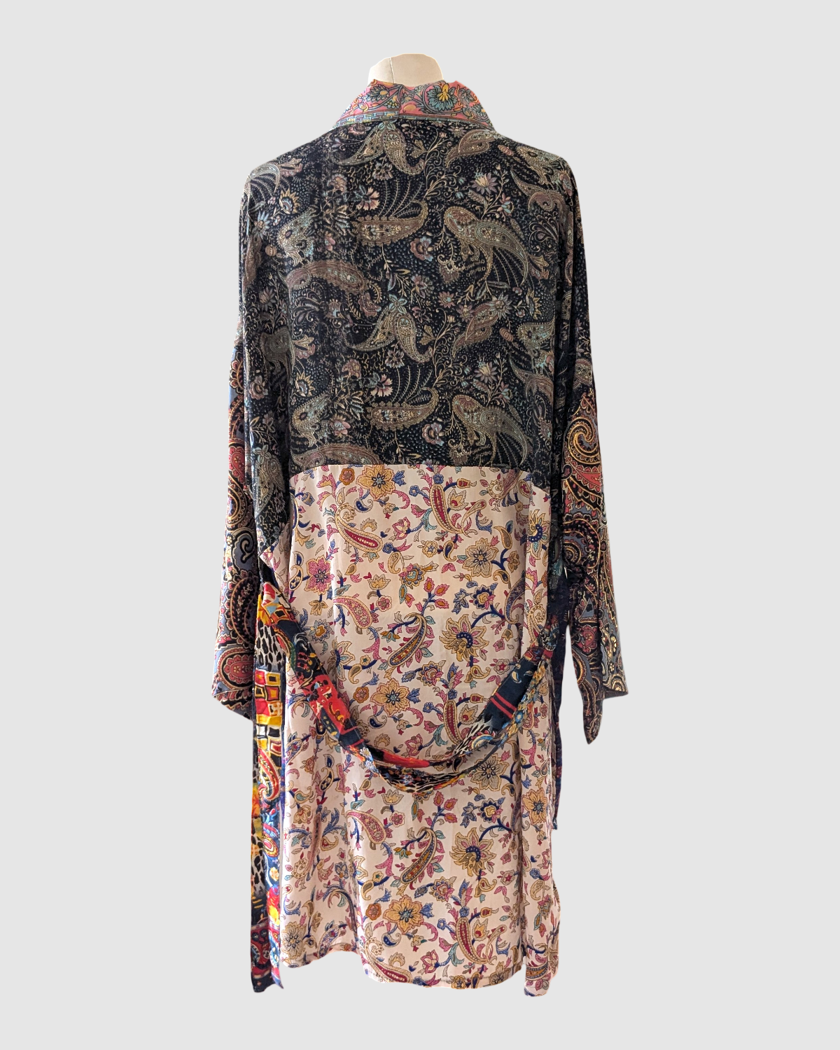 Plus+ size silke kimono fra Indien - Matilde