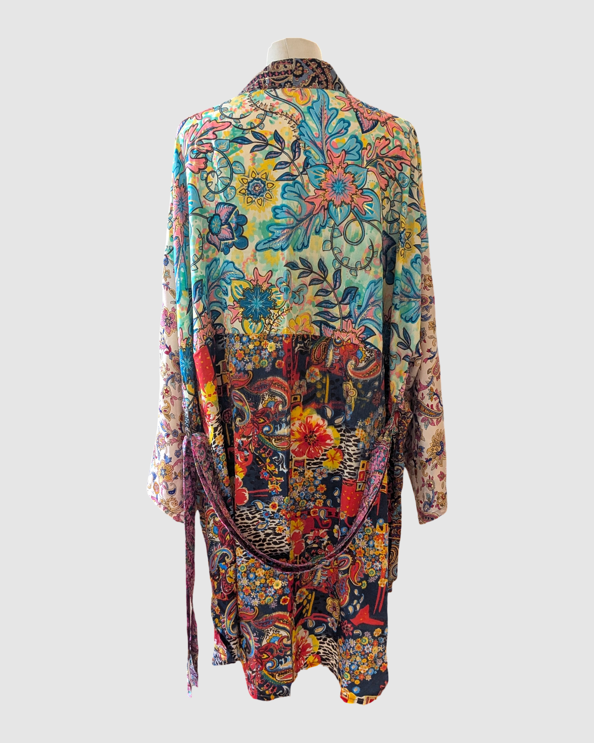 Plus+ size silke kimono fra Indien - Inaya