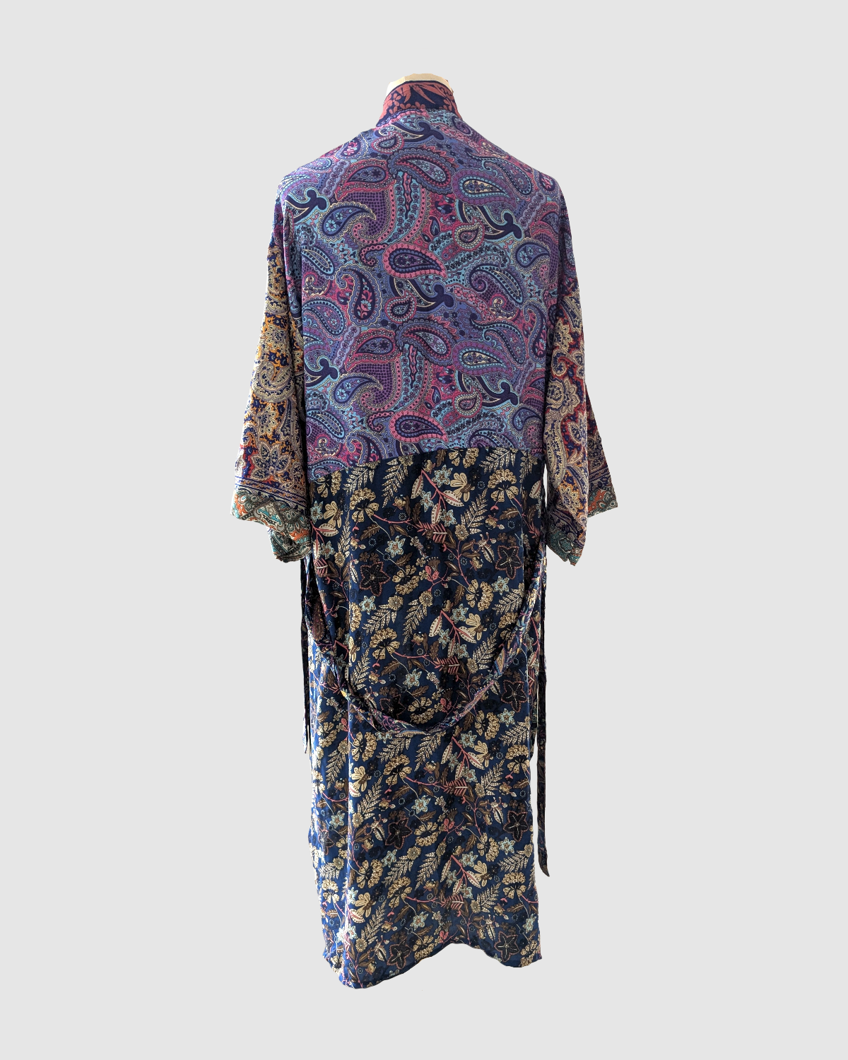 Lang silke kimono håndlavet i Indien - Ariel