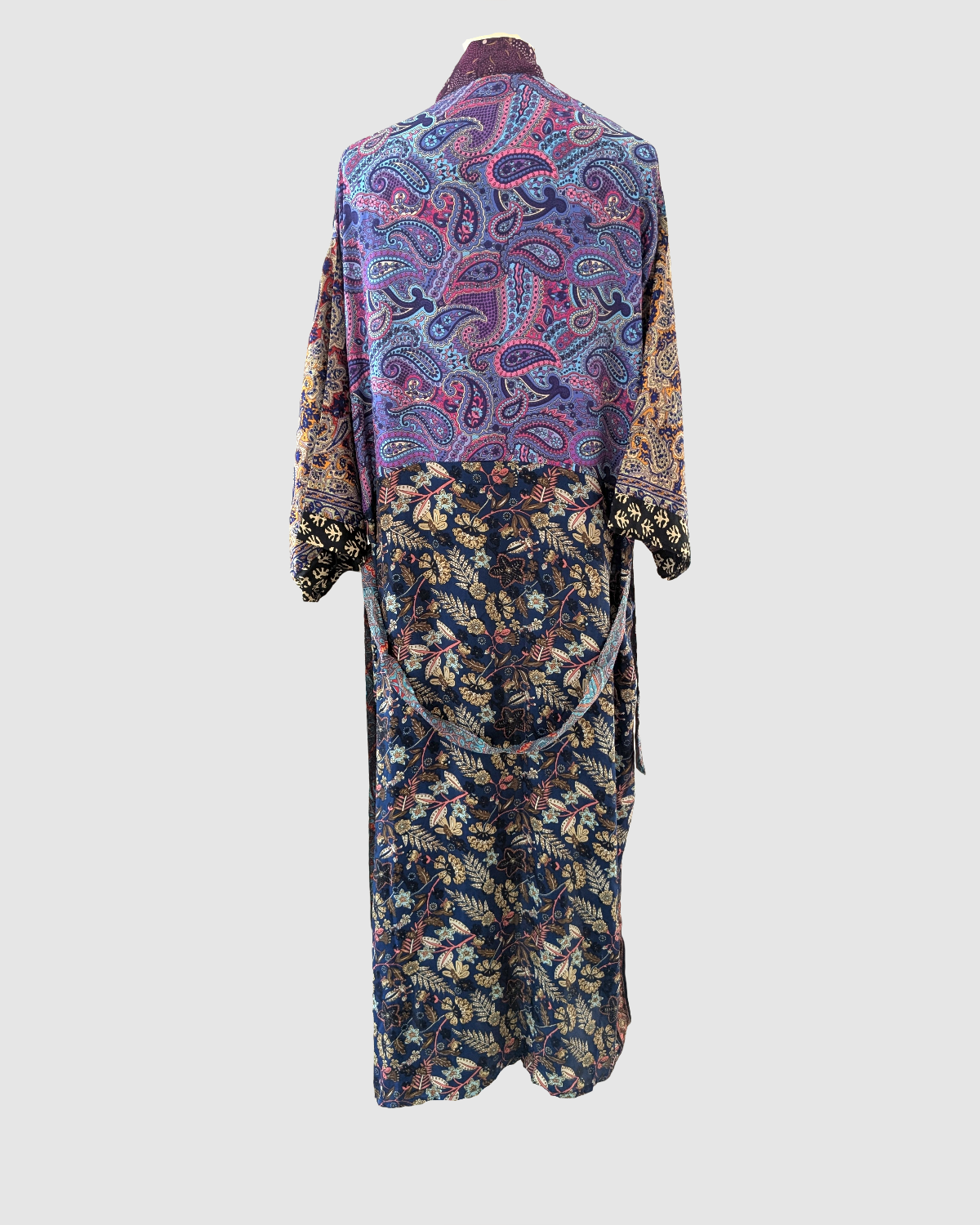 Lang silke kimono håndlavet i Indien - Ebba