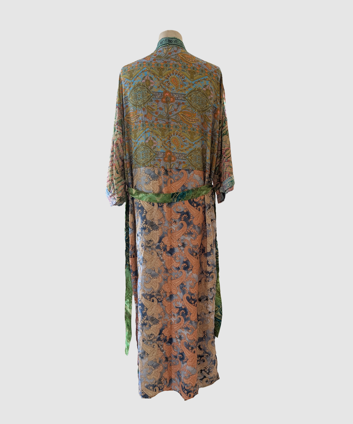 Lang silke kimono håndlavet i Indien - Elisa