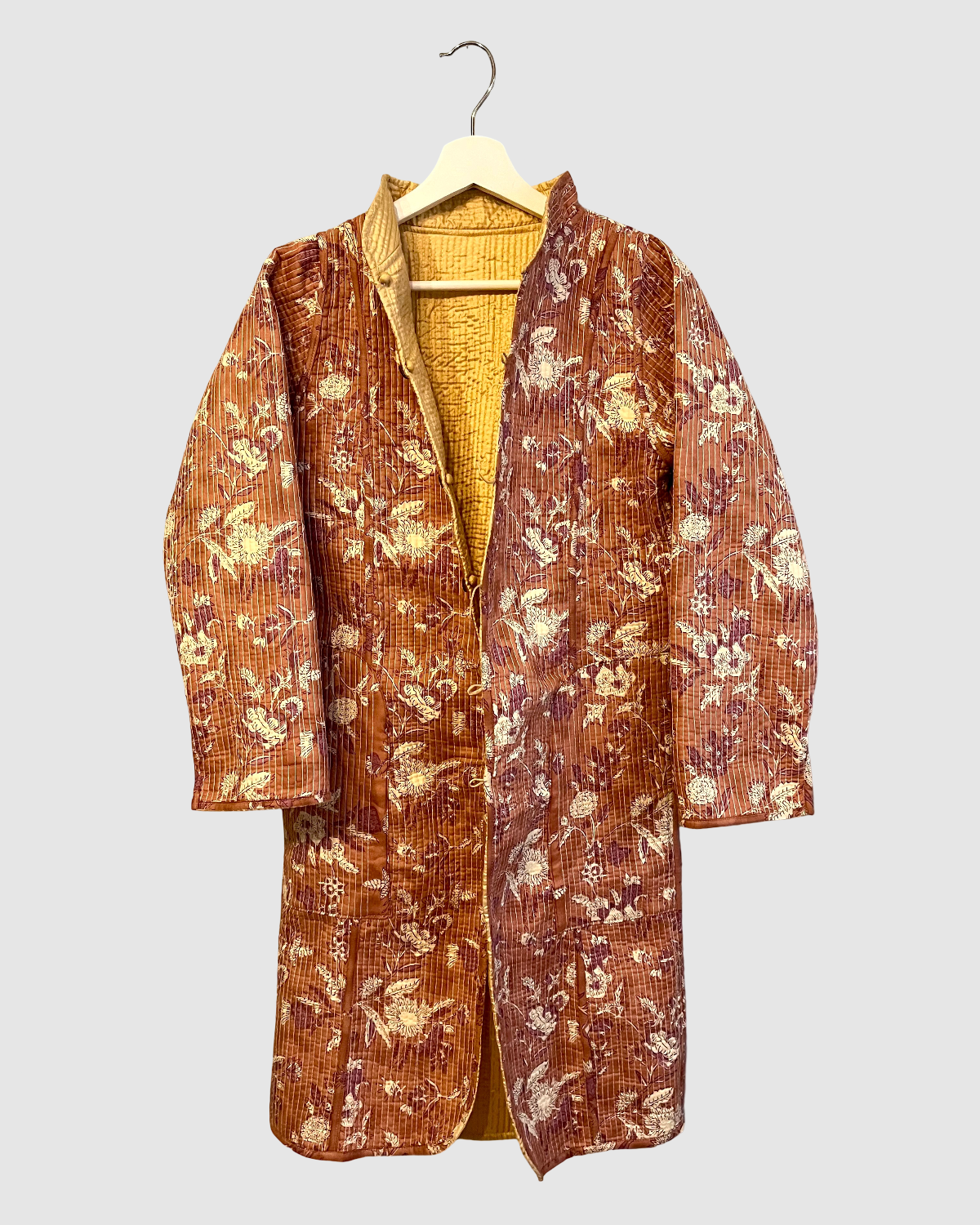 Lang vendbar kantha frakke - rosa blomstret str. 38