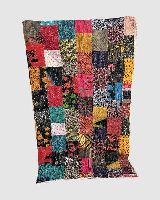 Håndlavet patchwork sengetæppe fra Indien - rød/multifarvet