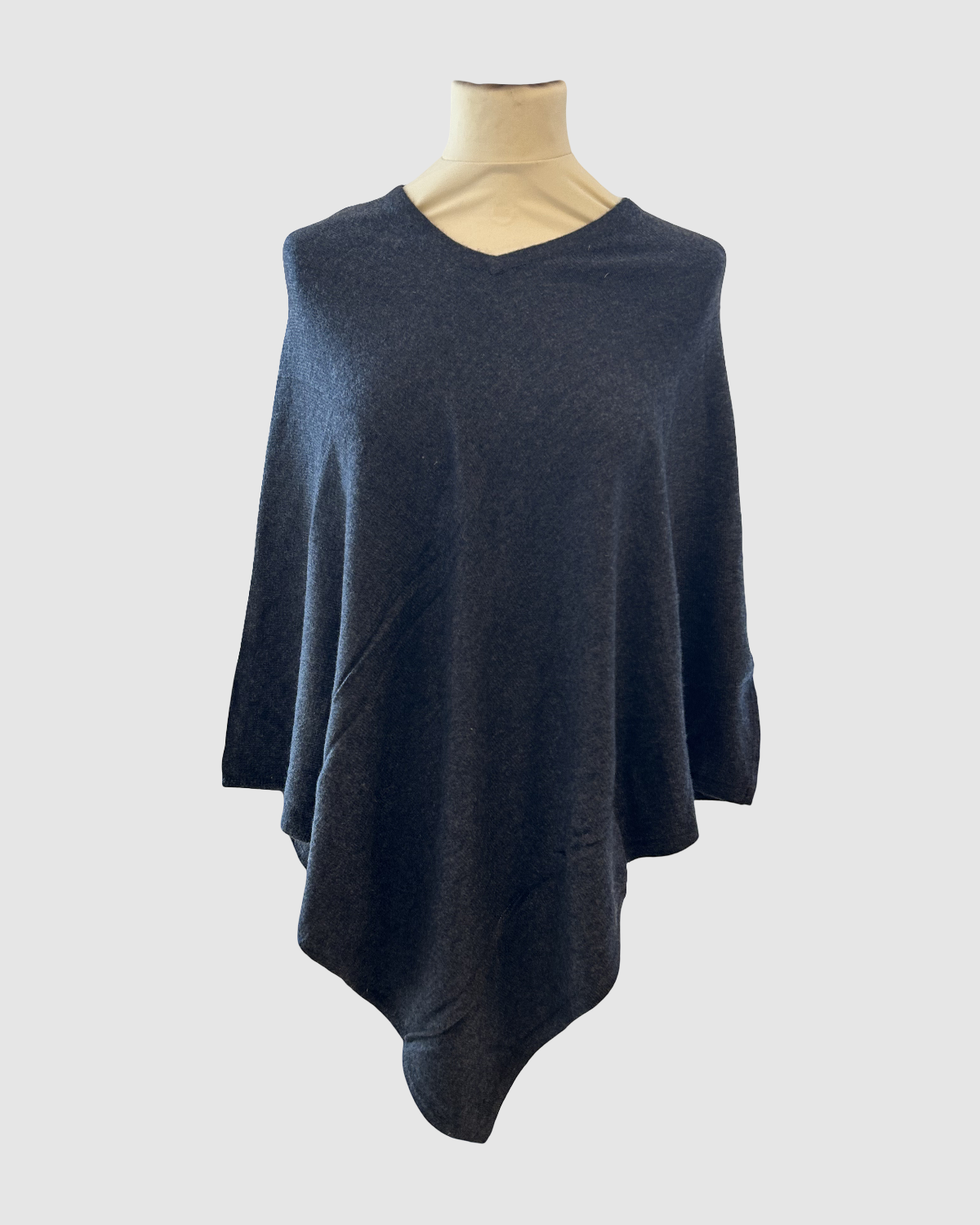 Håndvævet poncho i merinould fra Nepal