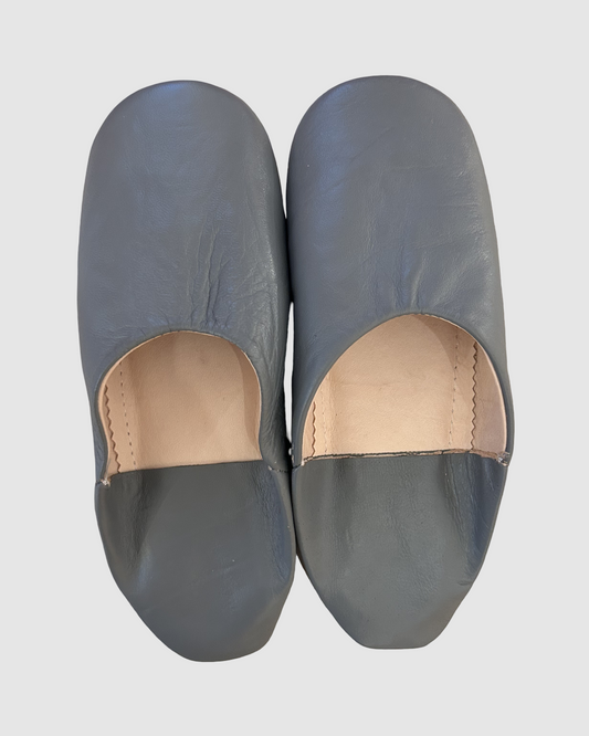 Bløde, håndlavede sutsko i læder fra Marokko – komfort og bæredygtighed i ét. grå str. 42