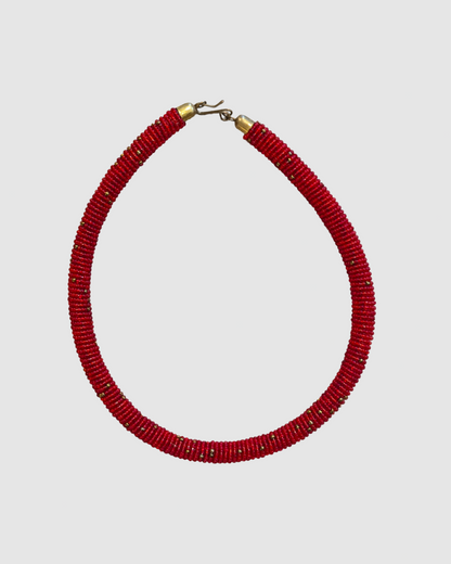 Håndlavet Maasai perlehalskæde