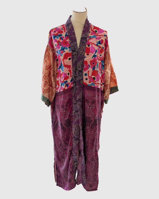 Lang silke kimono fra kvindekooperativet i Indien