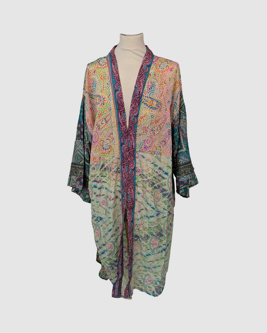 Kort silke kimono fra kvindekooperativet i Indien - Jaya