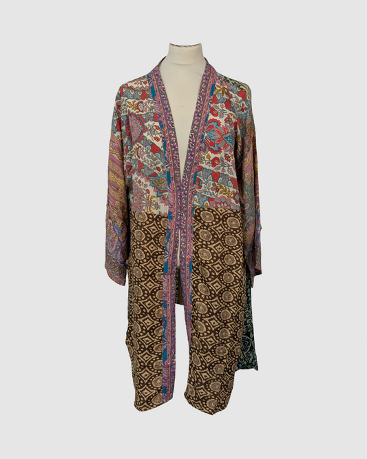 Kort silke kimono fra kvindekooperativet i Indien - Hira