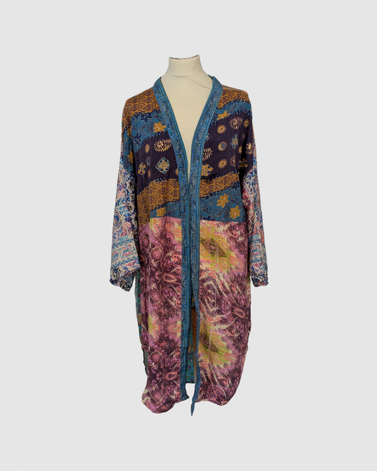 Kort silke kimono fra kvindekooperativet i Indien - Neela