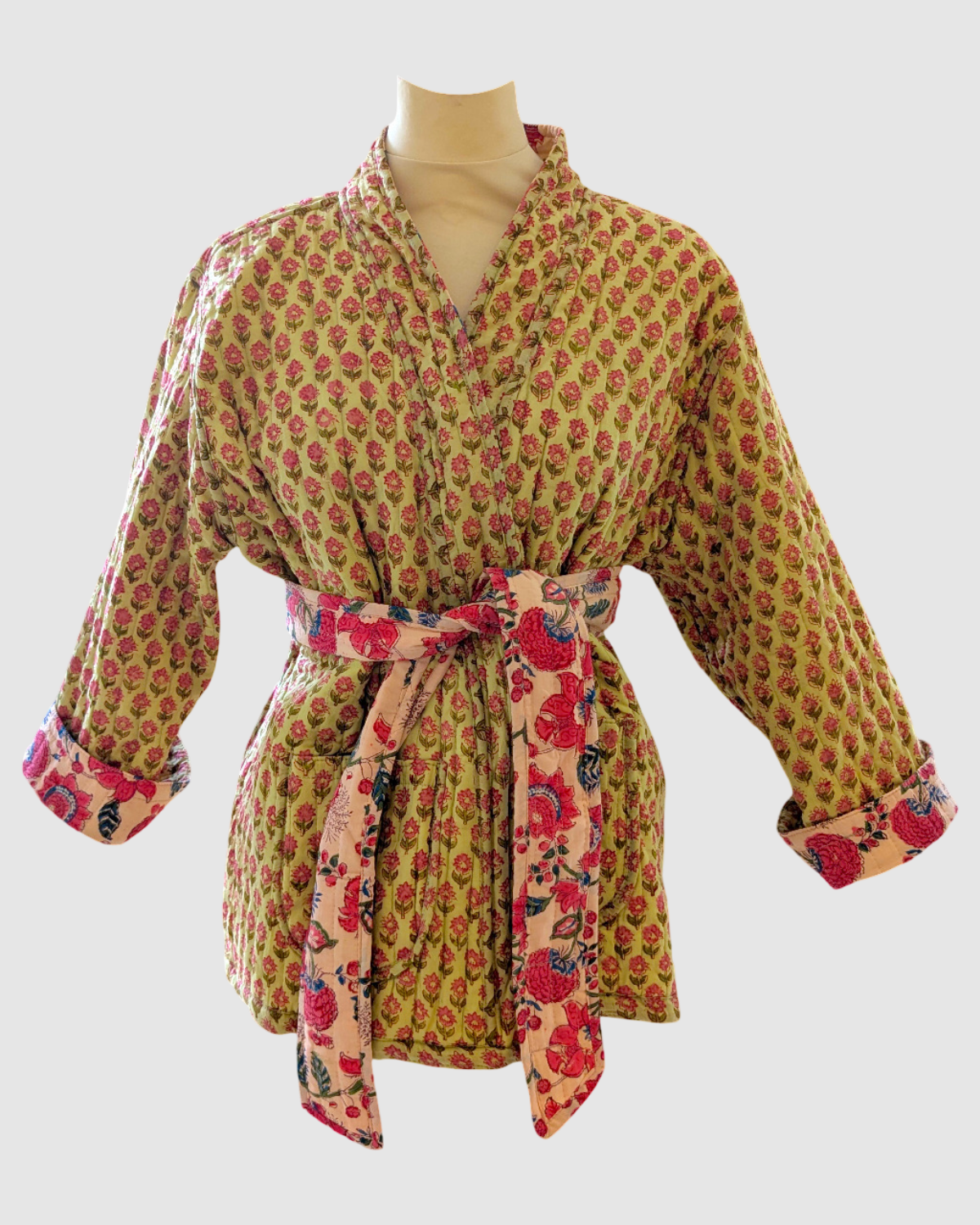 Vendbar jakke i 100% bomuld – fuchsia/nude blomstret og lysegrøn/pink blomstret – håndlavet & bæredygtig