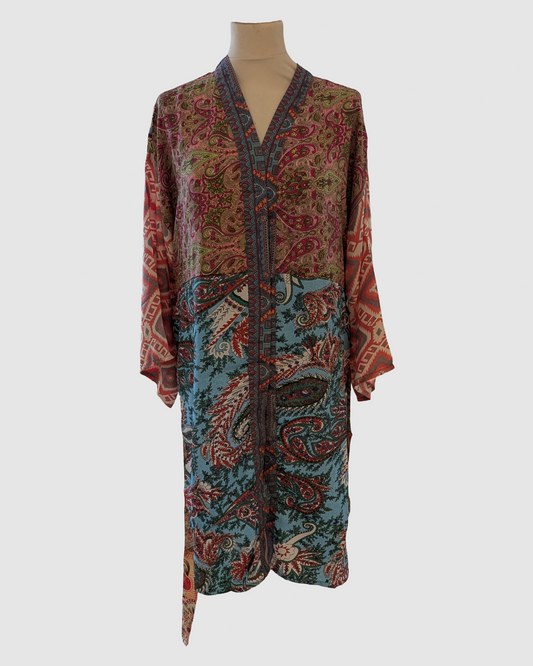 Kort silke kimono fra kvindekooperativet i Indien - Eri