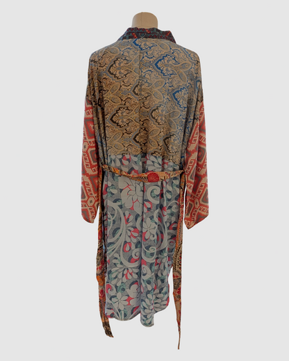 Kort silke kimono fra kvindekooperativet i Indien - Eri