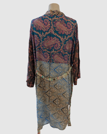 Kort silke kimono fra kvindekooperativet i Indien - Riham