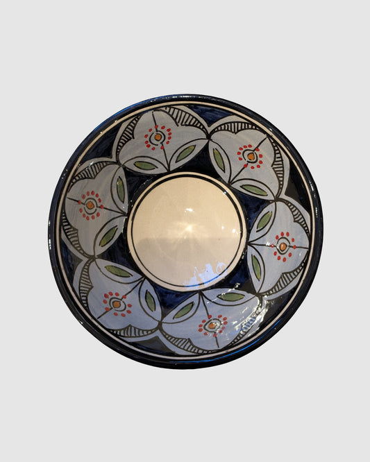 Håndlavet grå marokkansk serveringsskål på 17 cm, malet med naturlige plantefarver uden tungmetaller, fremstillet af et lokalt kooperativ