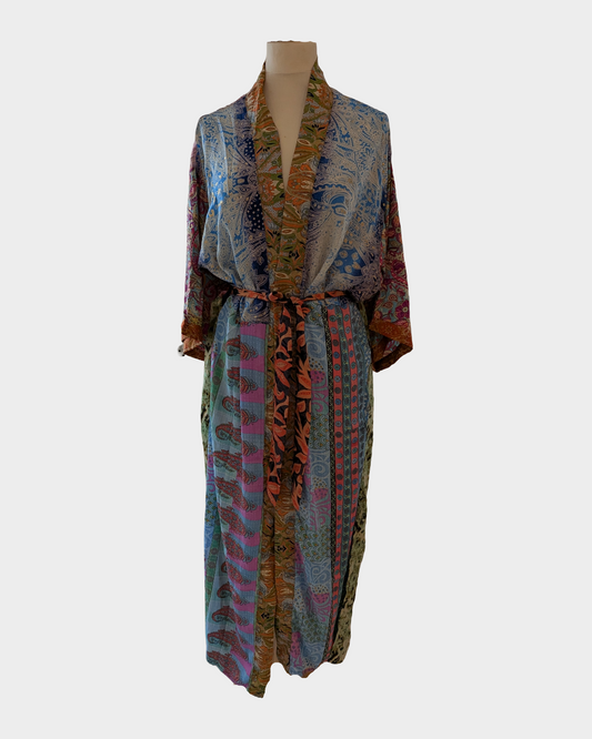 Lang silke kimono i blå, grøn og lilla - Håndlavet i Indien - Farzane