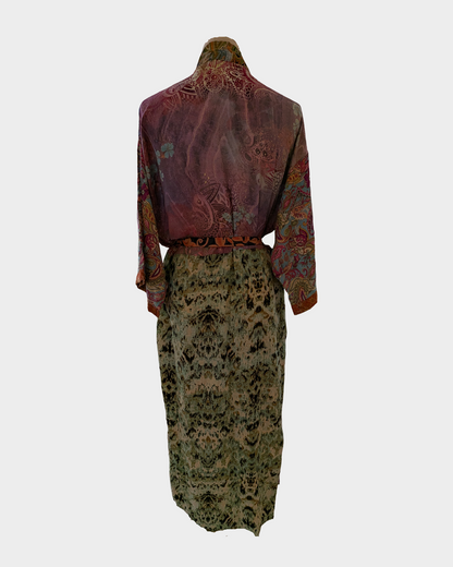 Lang silke kimono i blå, grøn og lilla - Håndlavet i Indien - Farzane