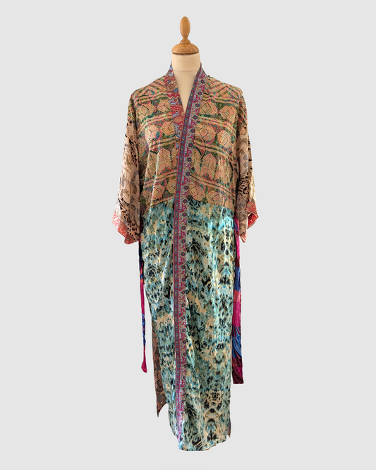Lang silke kimono i gylden rosa og lyseblå – håndlavet & bæredygtig| Green Living