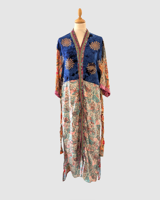 Lang silke kimono i blå og rosa – håndlavet & bæredygtig| Green Living