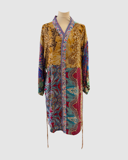 Kort silke kimono fra kvindekooperativet i Indien - Halima