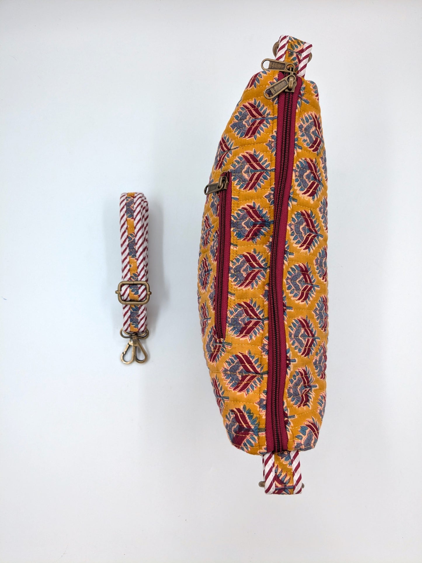 Crossbody taske i håndlavet blokprint fra Indien - sennepsgul