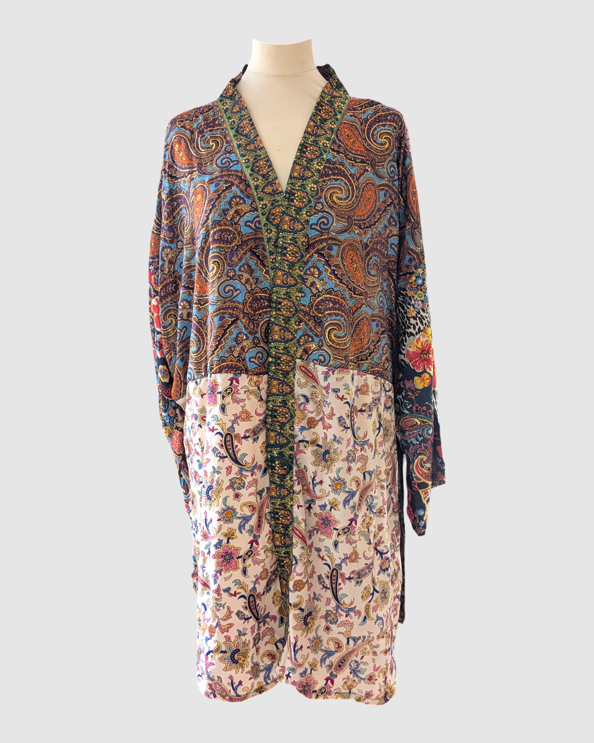 Plus+ size silke kimono fra Indien - Asta