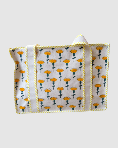 Canvas shopper taske med gul håndmalet blomst