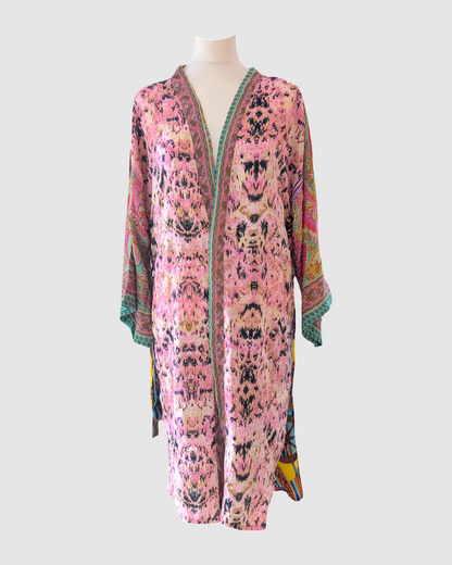 Kort silke kimono fra kvindekooperativet i Indien - Zimal