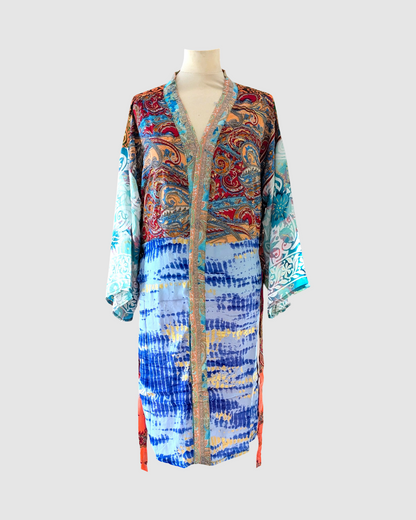 Kort silke kimono fra kvindekooperativet i Indien - Dina