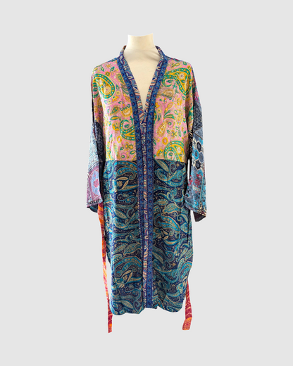 Kort silke kimono fra kvindekooperativet i Indien - Nala