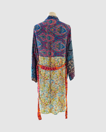 Kort silke kimono fra kvindekooperativet i Indien - Nala