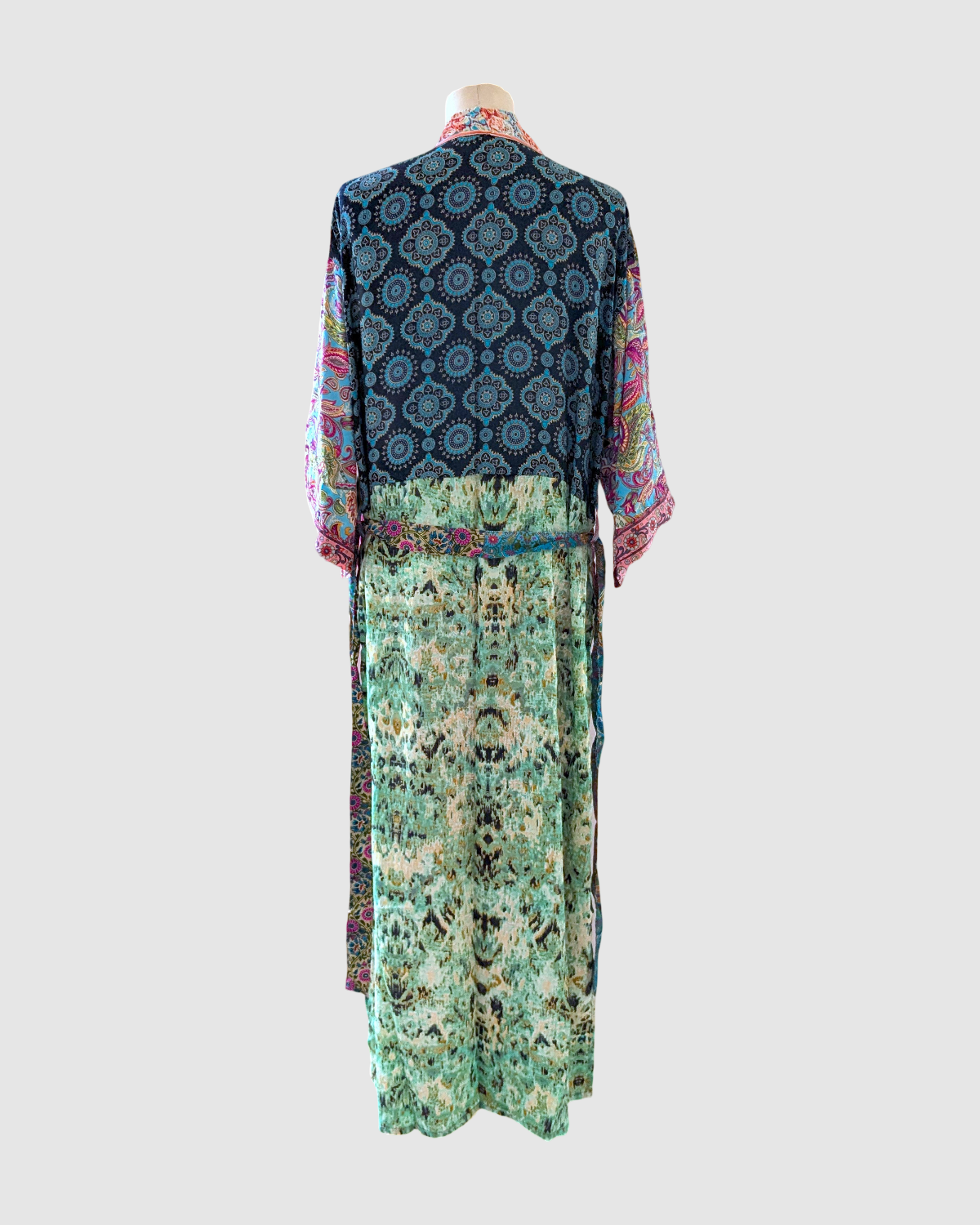 Lang silke kimono håndlavet i Indien - Ava