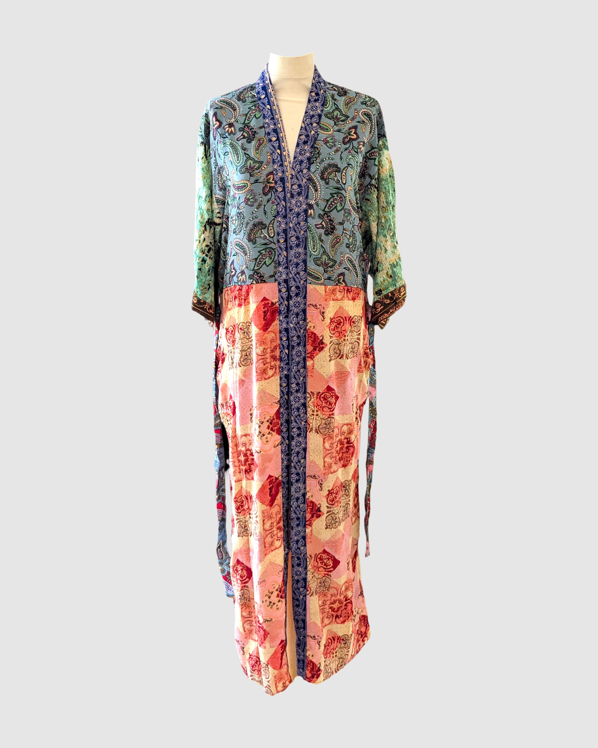 Lang silke kimono håndlavet i Indien - Ellie
