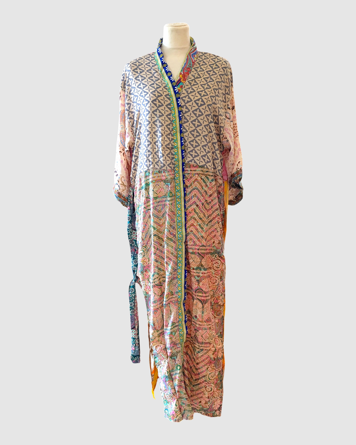 Lang silke kimono håndlavet i Indien - Ellie