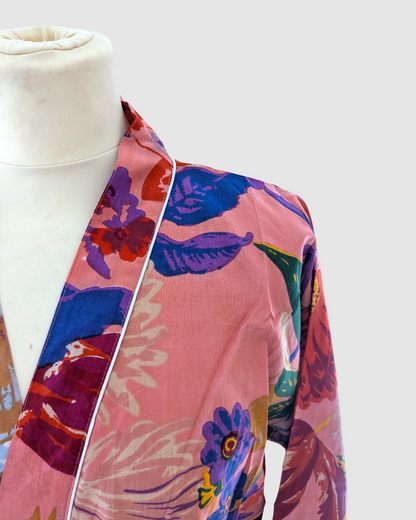 Bomuldskimono med håndlavet blokprint fra Kashmir - Fuchsia med blomster