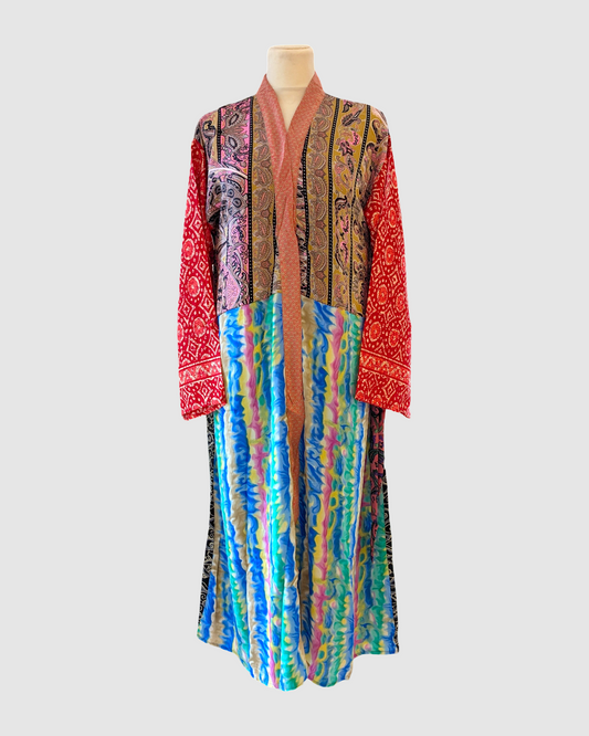 Kort silke kimono fra kvindekooperativet i Indien - Sky