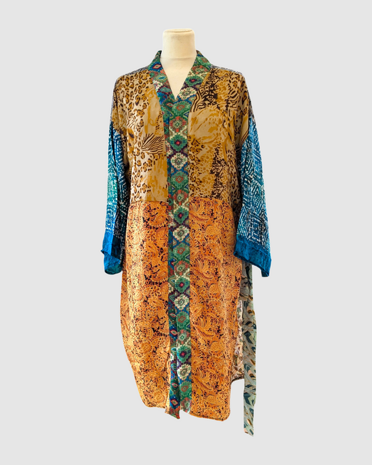 Kort silke kimono fra kvindekooperativet i Indien - Luca