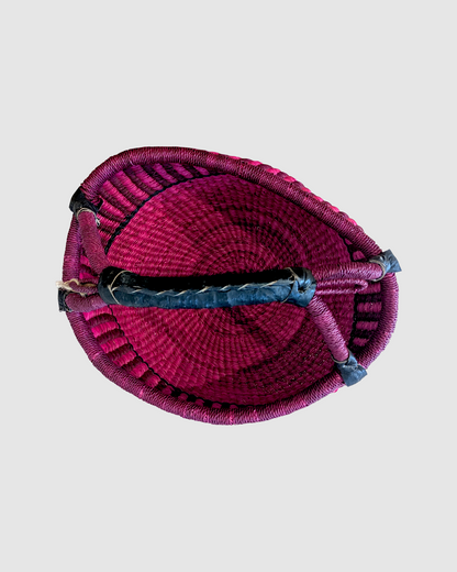 Håndflettet bolga kurv fra Ghana - fuchsia