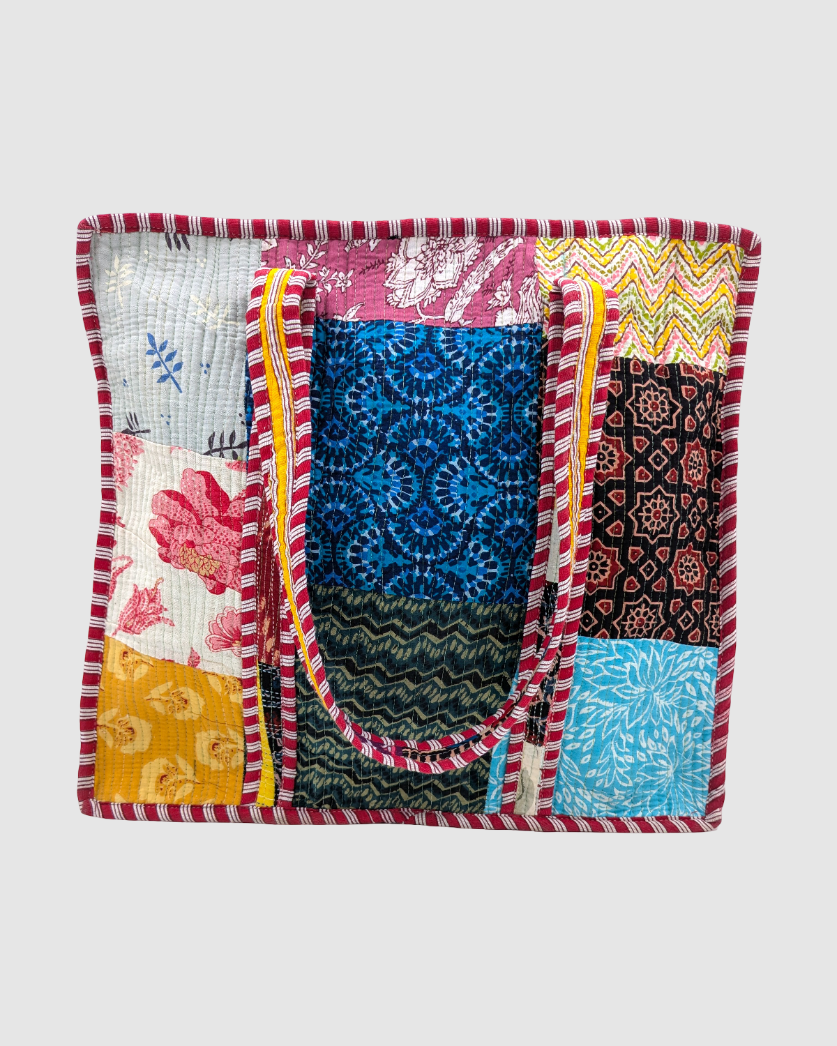 Strandtaske i quiltet patchwork med lynlås – Bhanu