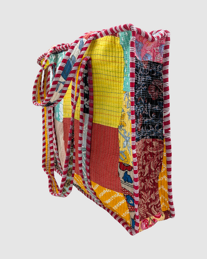 Strandtaske i quiltet patchwork med lynlås – Deva