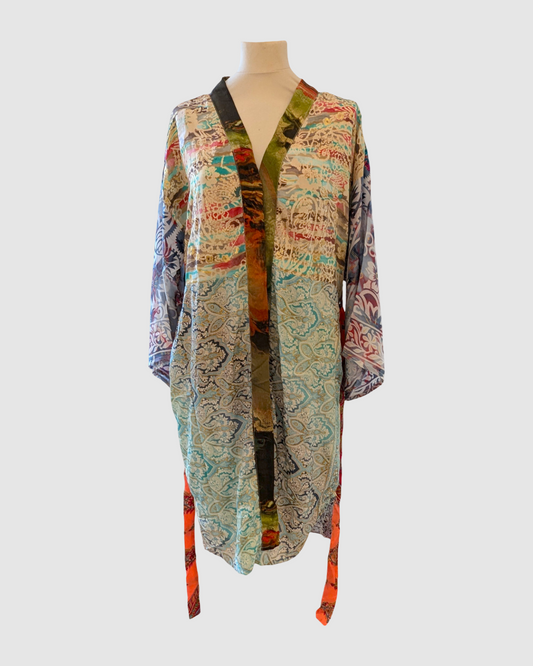 Kort silke kimono fra kvindekooperativet i Indien - Gita