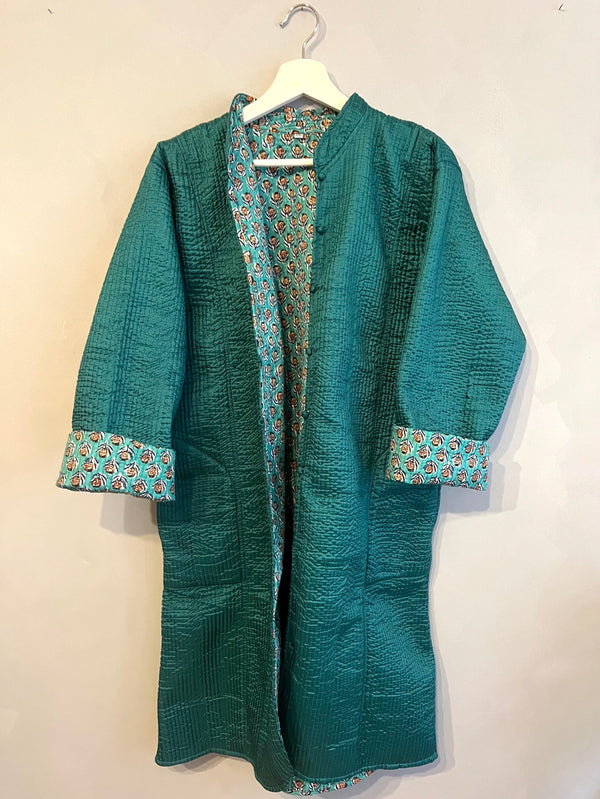 Lang grøn blomstret indisk kantha frakke