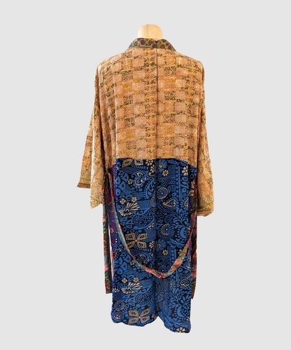 Kort silke kimono fra kvindekooperativet i Indien - Victoria